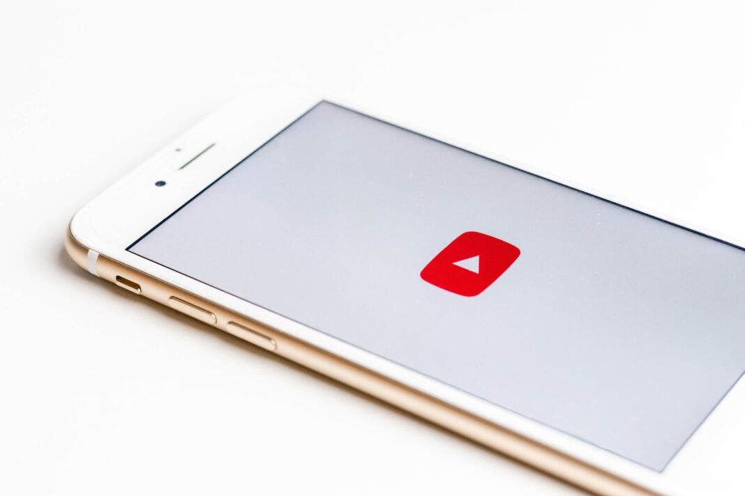 Iphone avec logo Youtube