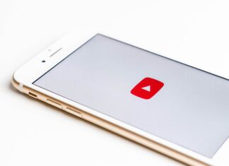Comment télécharger une vidéo de YouTube ? Iphone avec logo Youtube